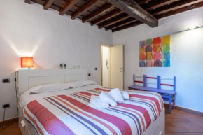Sant’Ambrogio Colorful Apartment, Florence